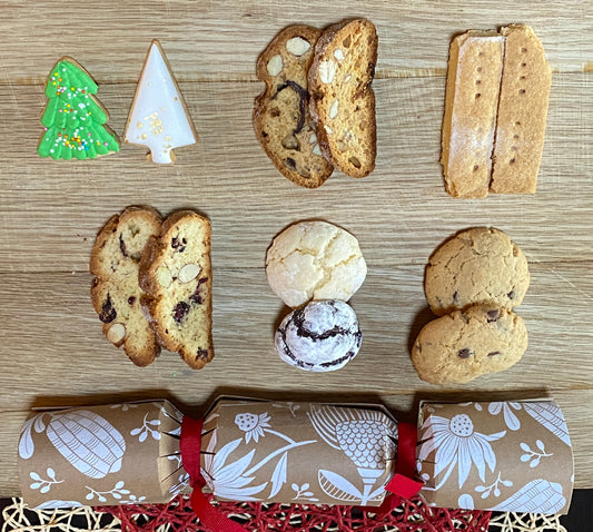 Christmas                             Cracker box of 6